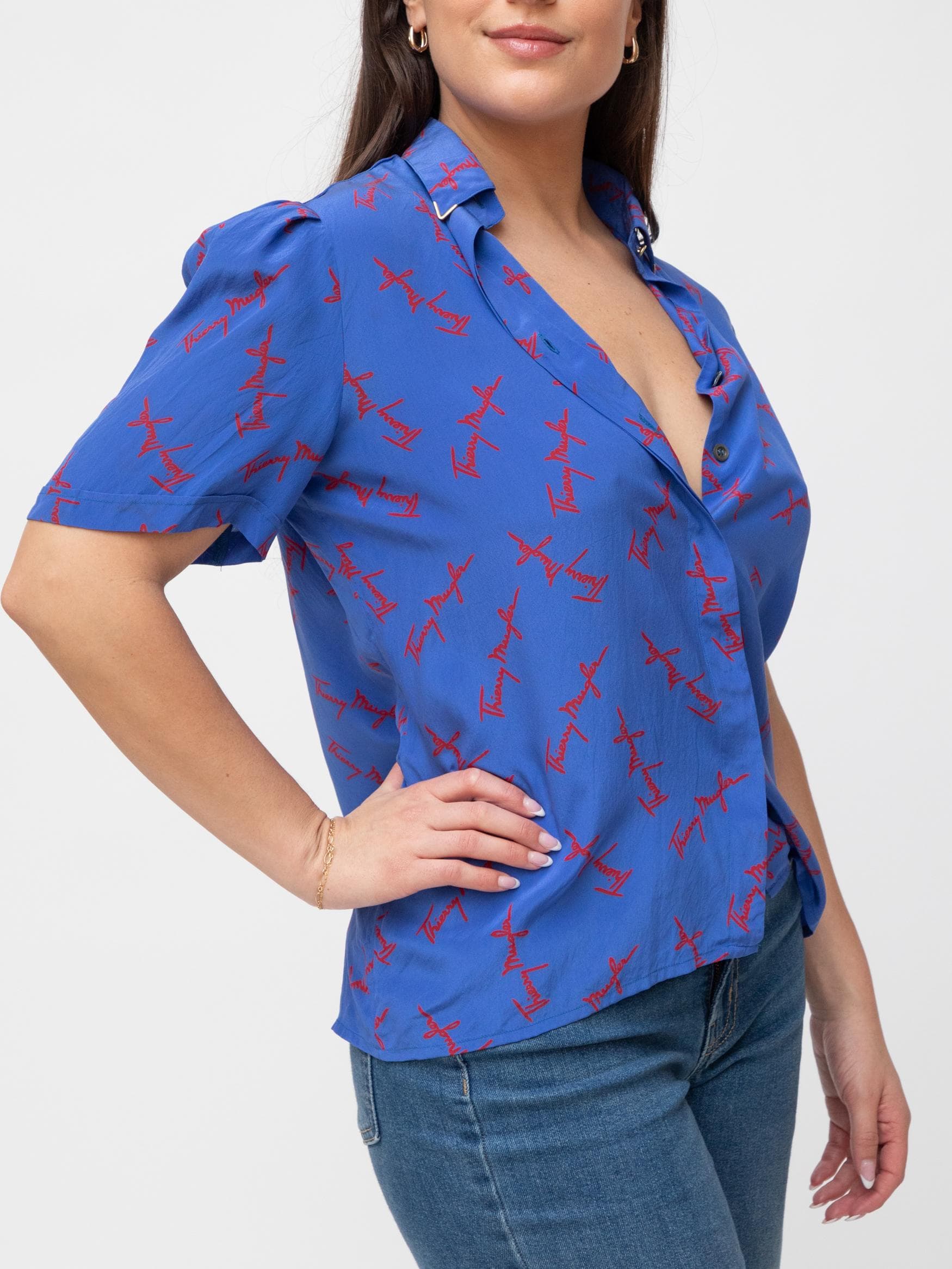 90's short sleeve gold metal collar points with all over logo print - Image 1