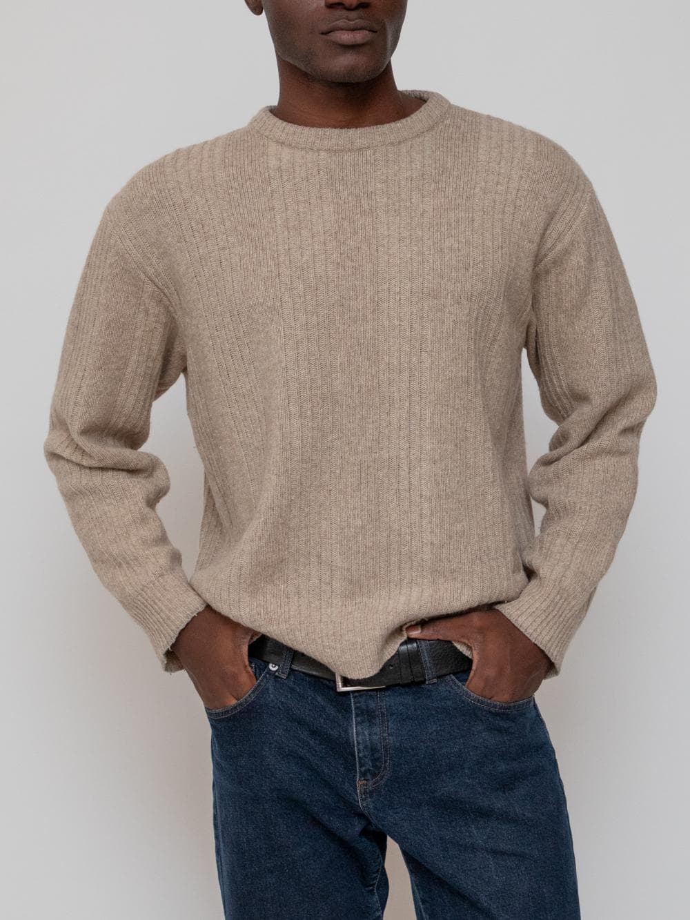 Winter late 80's tan cable knit round neck sweater - Image 1