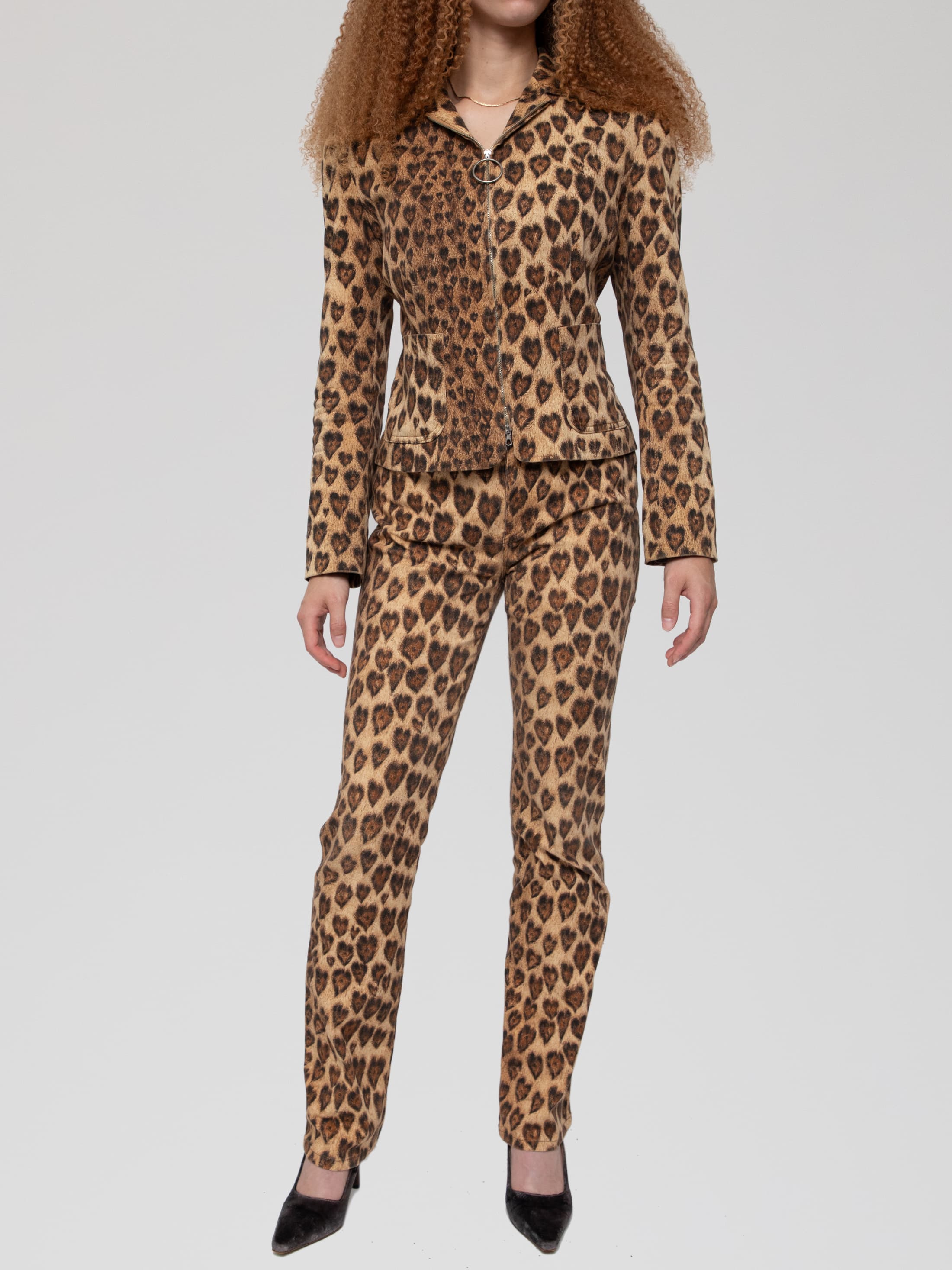 Spring early 00's casual matcing set in brown heart shaped leopard print with shirt collar and full zip - Image 1