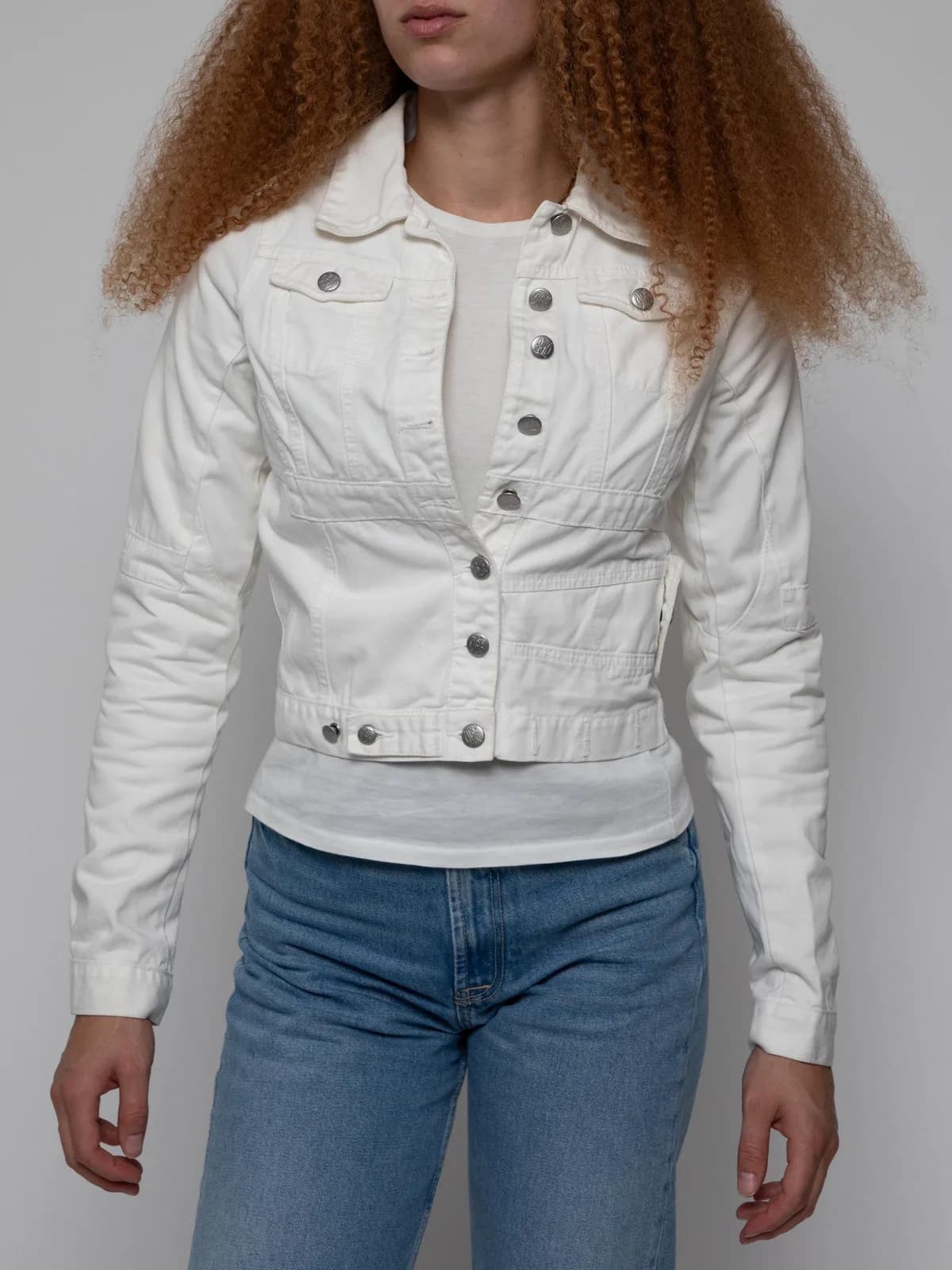 Late 90's cropped white denim jacket with chest pockets and horizontal waist pocket - Image 1